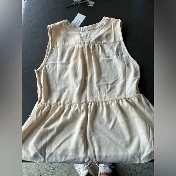 Lace up tank large NWT - Picture 3 of 3